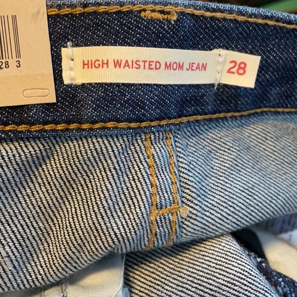 NWT Levi’s High Rise Mom Jean Size 28 - Picture 5 of 8